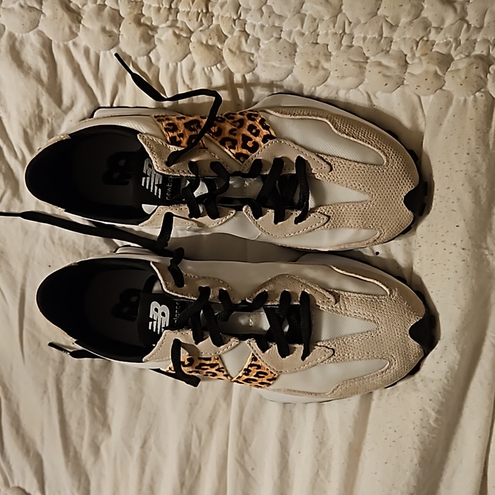 New Balance 327 Sneakers